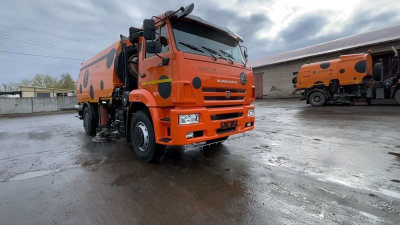 Приобретена новая техника для уборки в Кирове