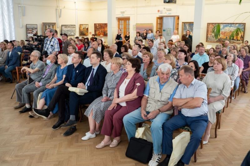 В Кирове презентовали двухтомник «Кирову – 650. Город и горожане», выпущенный к юбилею города