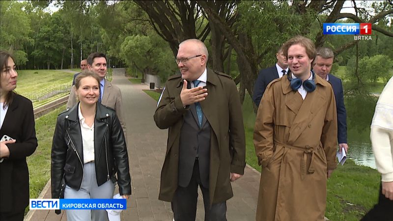 Глава региона осмотрел площадки празднования Дня молодежи