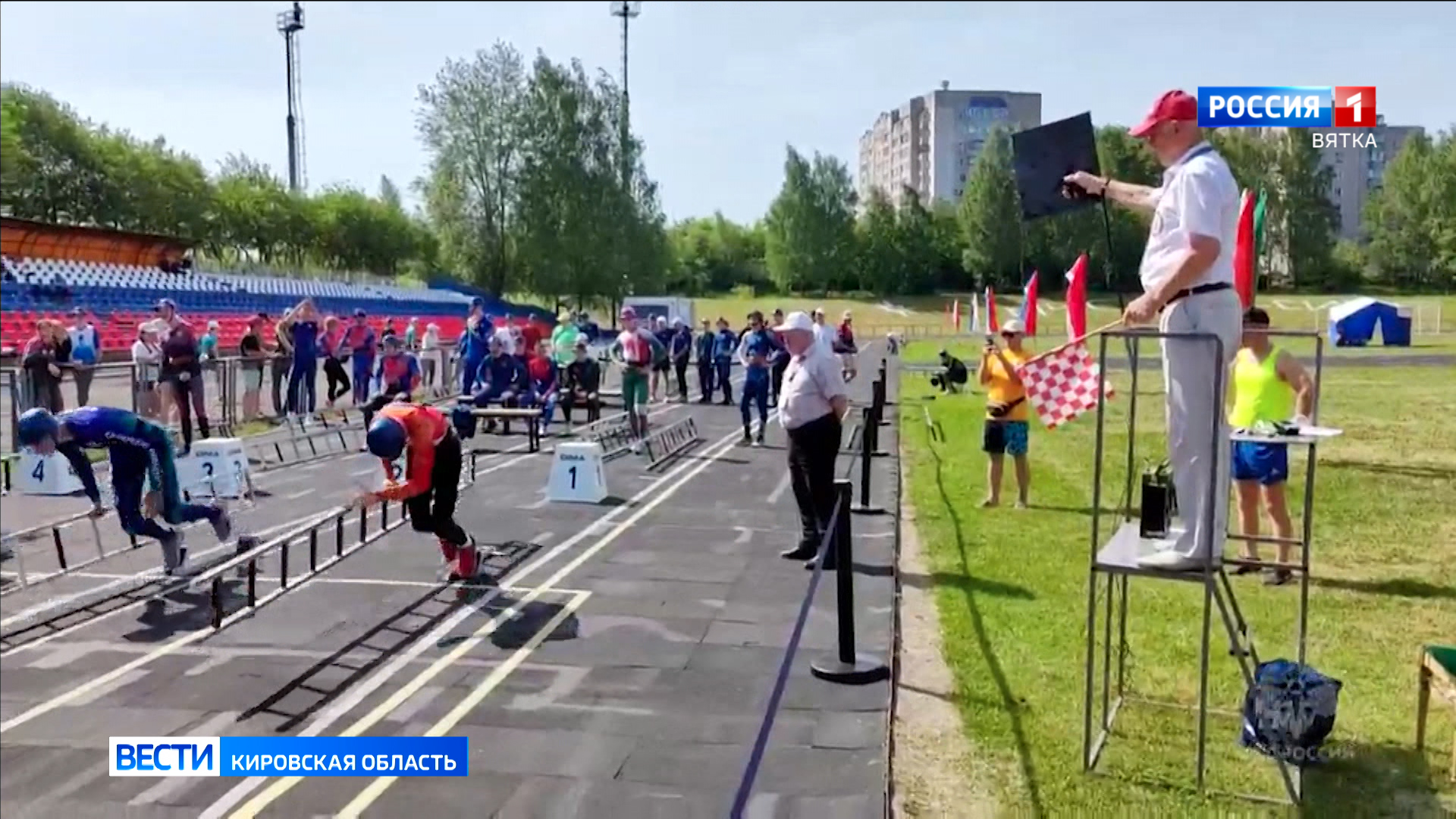 В Кирове стартовали межрегиональные соревнования по пожарно-спасательному спорту