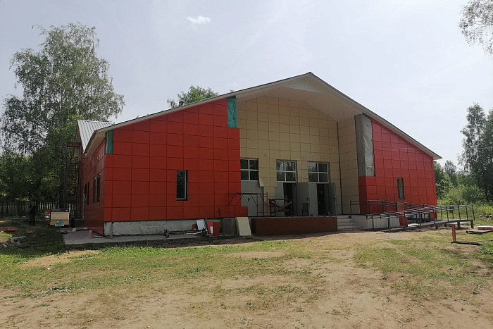 В Верхошижемском районе по нацпроекту ремонтируют Дом культуры