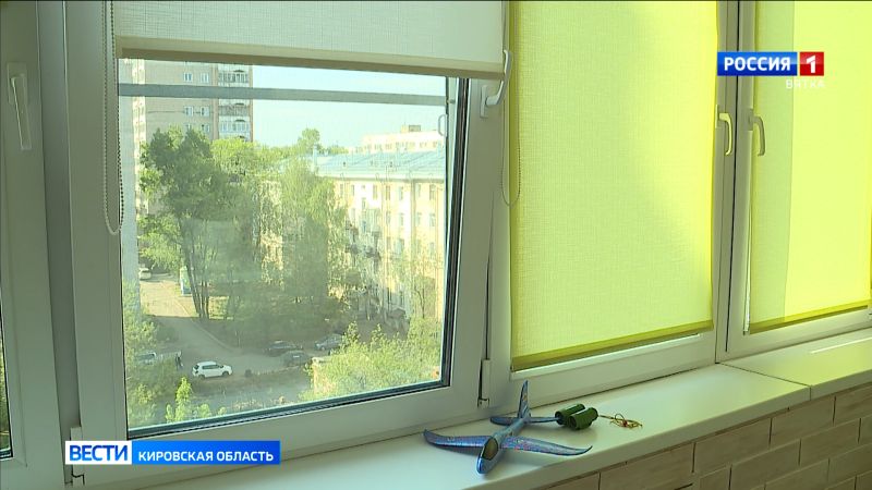 В Нолинске 4-летний мальчик выпал из окна третьего этажа