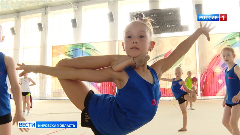 В Кирове проходят предсезонные сборы юных гимнасток «Новое поколение»