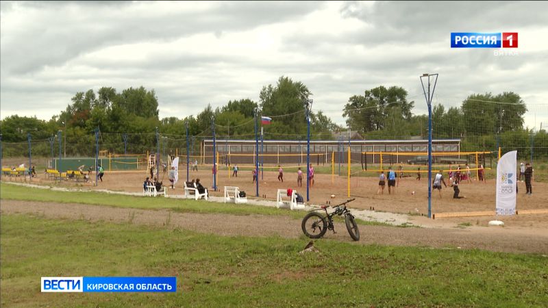 В Вересниках прошел турнир Вятка-OPEN-MIXT по пляжному волейболу