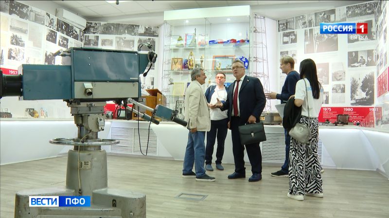 В рамках медиафорума «На семи холмах. Вятка 2024» прошла экскурсия по ГТРК «Вятка»