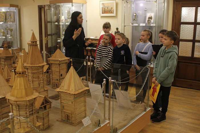 Сотрудница областного краеведческого музея включена в список «Лучшие экскурсоводы России»