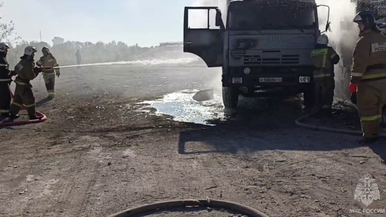 В Котельниче во время погрузки вспыхнул «Камаз»