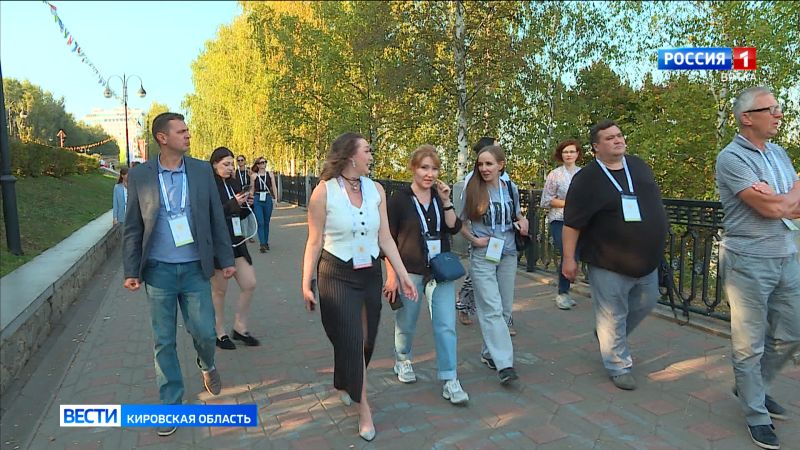 Гостей первого Общероссийского Медиафорума «Народные промыслы России» познакомили с достопримечательностями Кирова