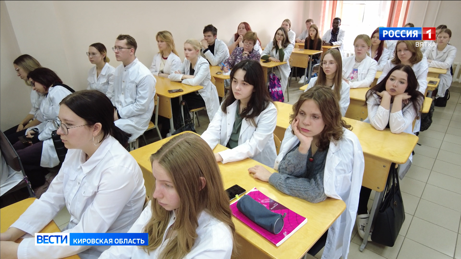 Перед студентами-медиками выступили клирики Вятской Епархии, посещавшие зону СВО