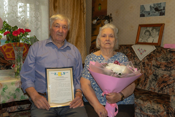 Кировская пара отметила бриллиантовую свадьбу