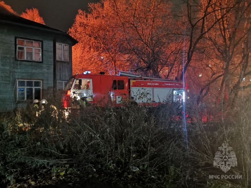 В Кирове устанавливают причины пожара, в результате которого пострадала 3-летняя девочка