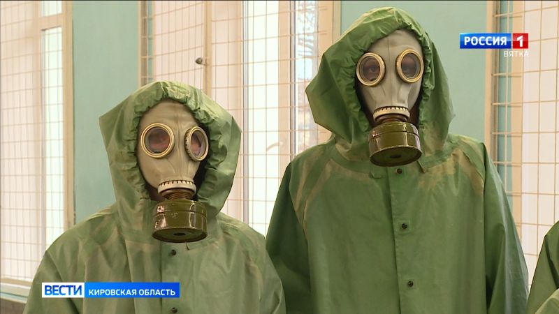 Кировские студенты проходят военные сборы в региональном центре «Патриот»