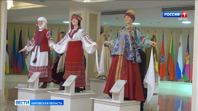 В Совете Федерации открылась выставка «Традиционные женские образы России»