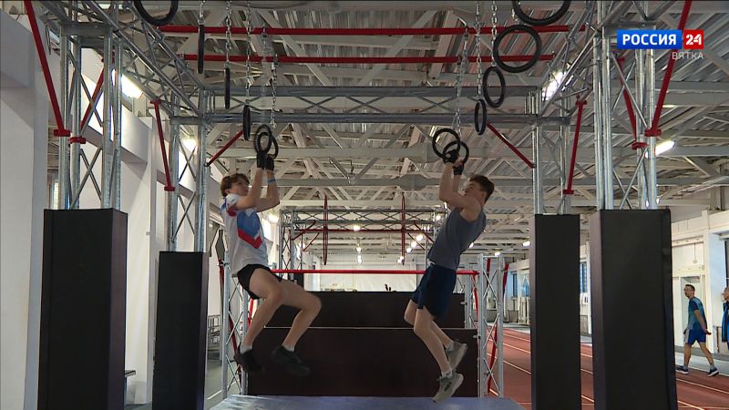 В спорткомплексе «Вересники» установили полосу препятствий для тренировок пятиборцев