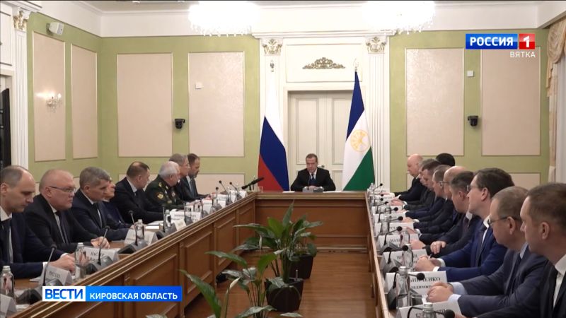 Александр Соколов принял участие в совещании под руководством Дмитрия Медведева