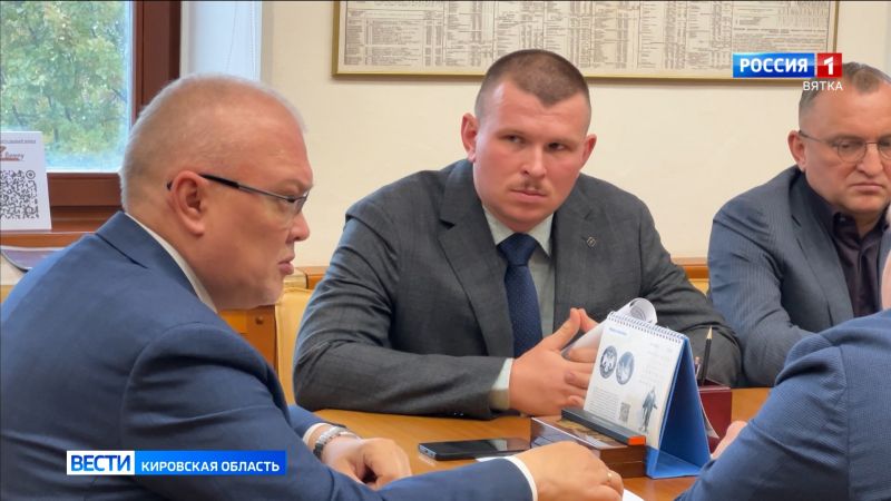 Губернатор Кировской области предложил помощь жителям и главе Сосновки
