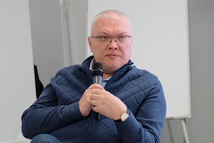 Губернатор Кировской области поздравил жителей региона с Днём защитника Отечества