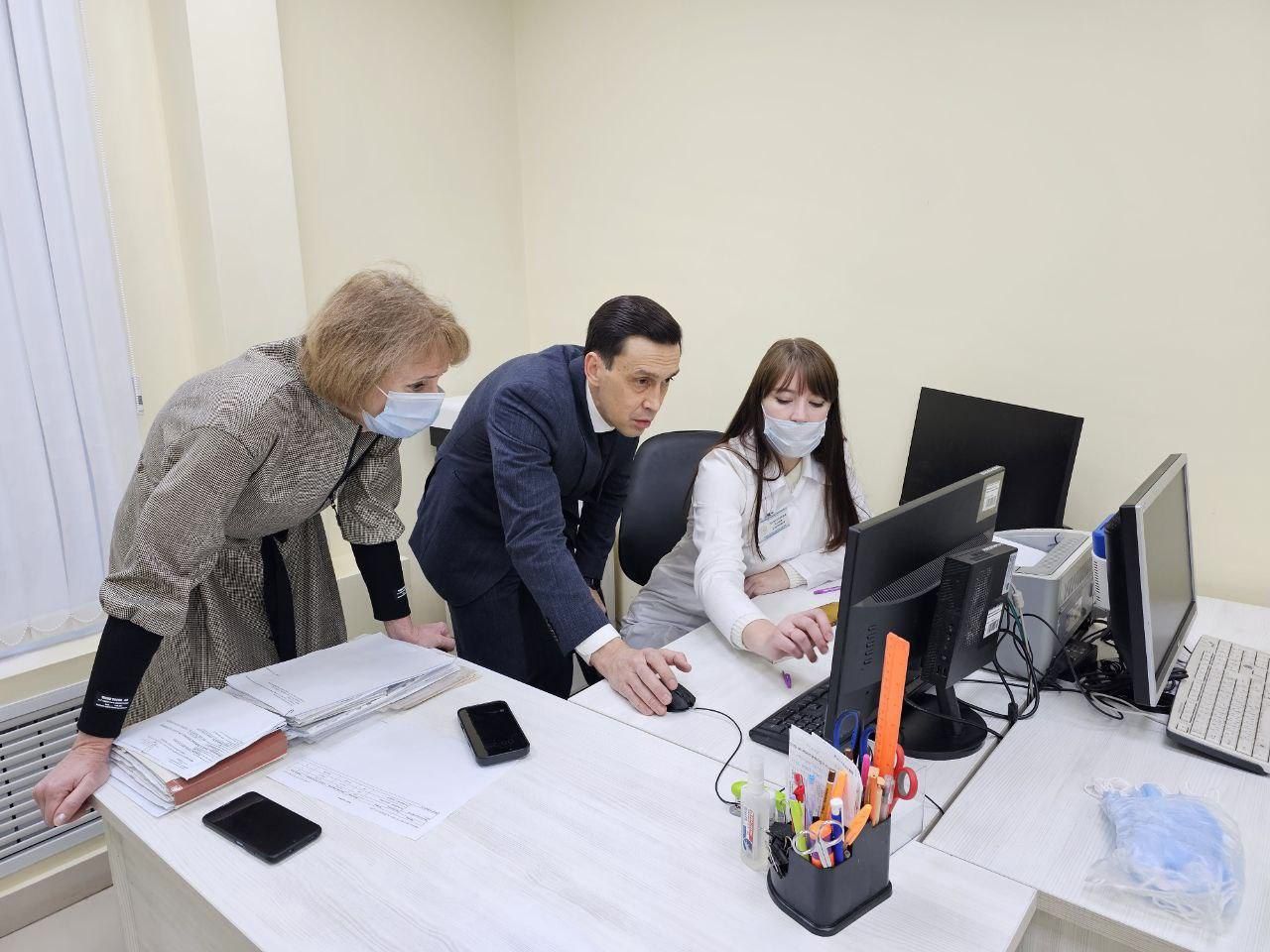 В Кировской области проводят проверку поликлиник