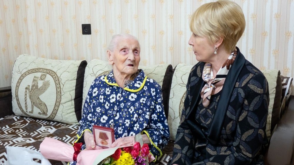 Они подарили нам мир: кировским ветеранам продолжают вручать медали к 80-летию Великой Победы