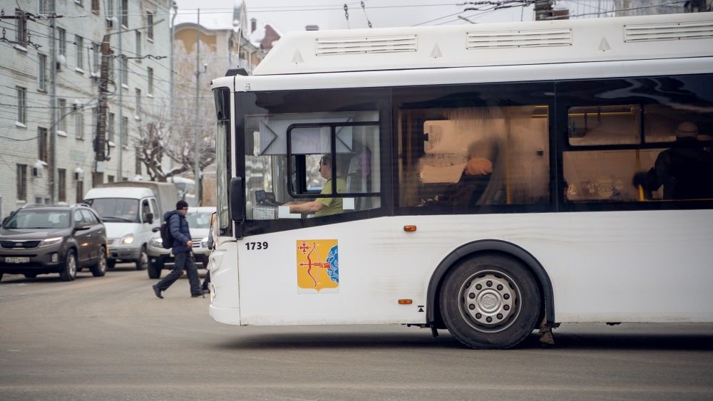 В Кирове сделают выделенную полосу для общественного транспорта на улице Ивана Попова