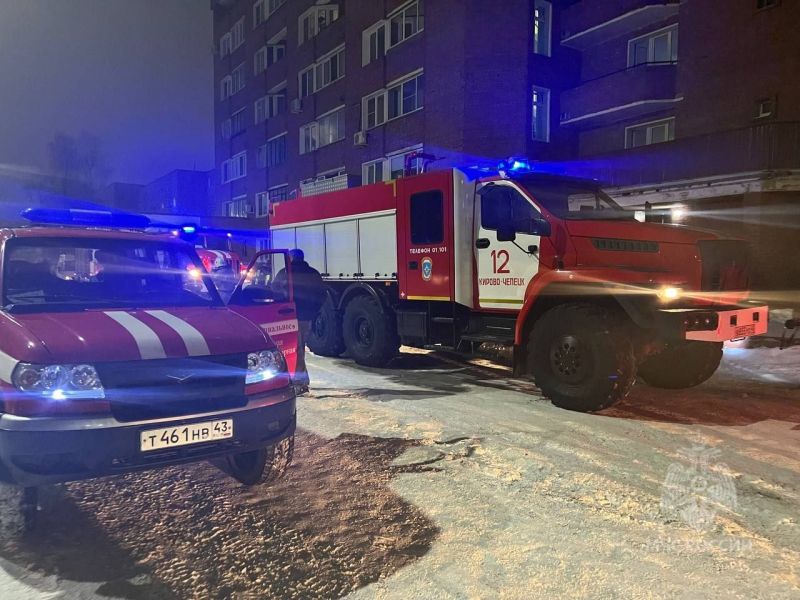 35 человек эвакуировали из-за пожара в Кирово-Чепецке