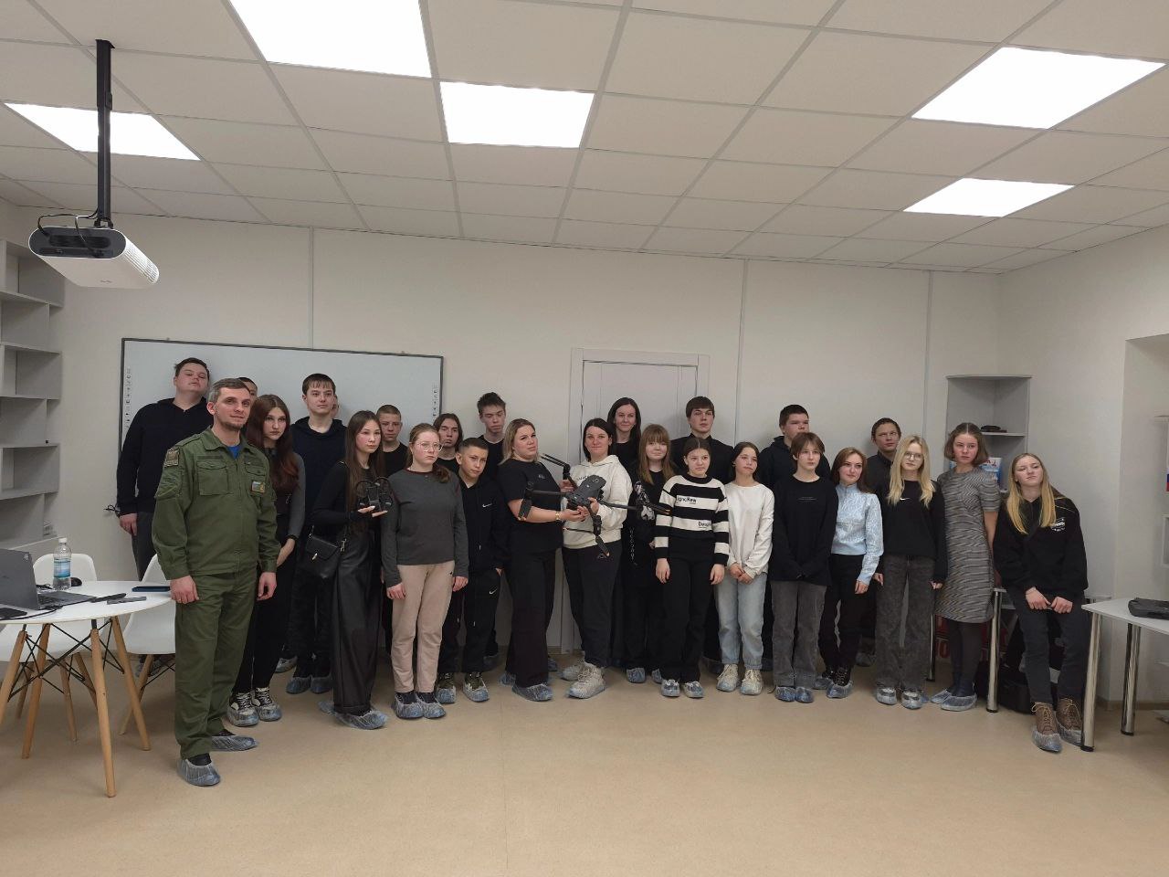 В районах Кировской области молодежь учат управлять беспилотниками