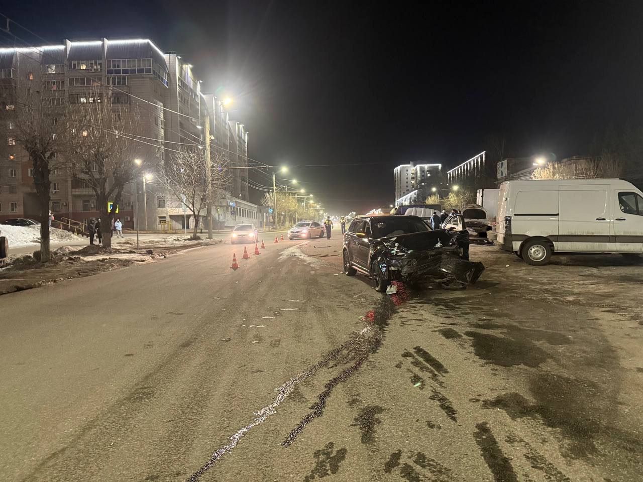 В Кирове от столкновения двух авто задело еще 3 машины