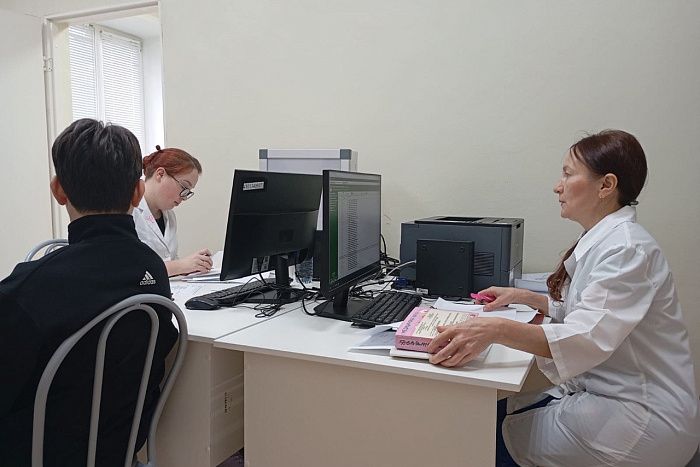 150 детей из Вятских Полян получили помощь узких специалистов