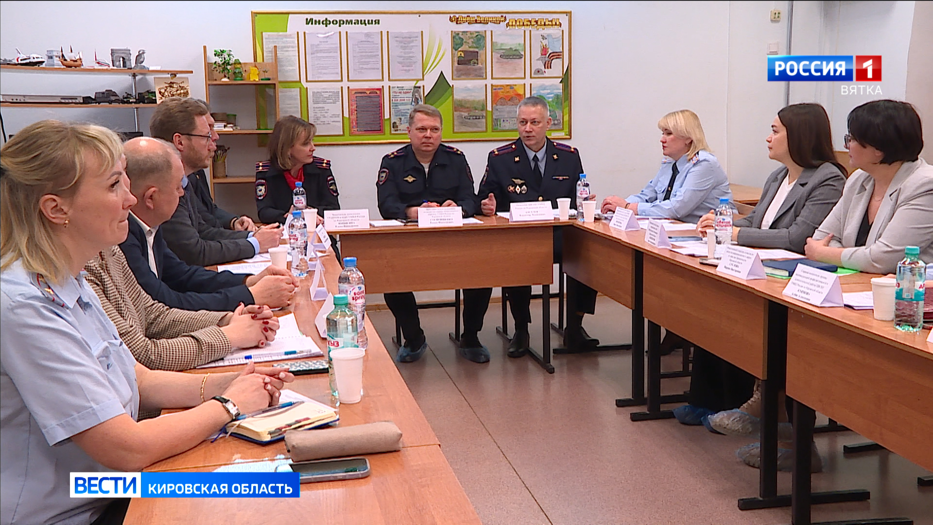 В Кирове состоялся круглый стол по вопросам профилактики нарушений среди несовершеннолетних