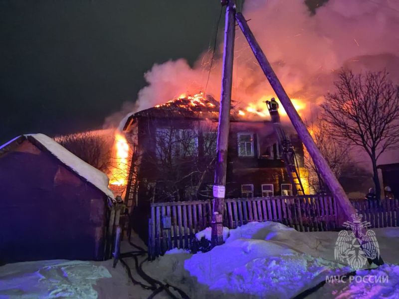 Огнеборцы в Слободском спасли трëх детей
