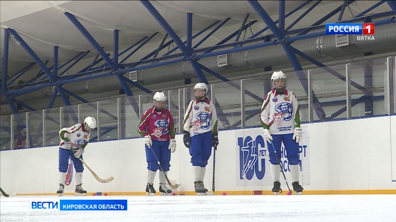 Женская хоккейная команда «Родина» проводит заключительные тренировки перед чемпионатом России