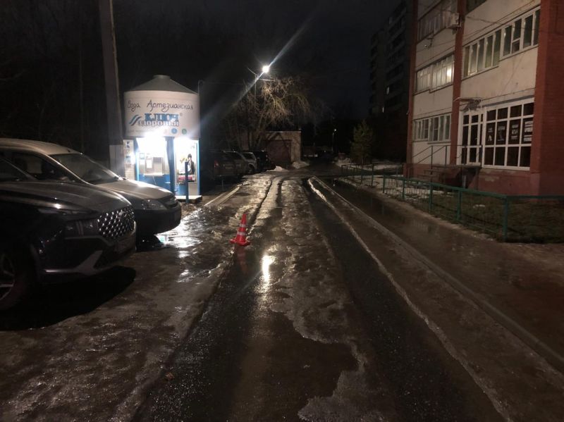 В Кирове автомобиль сбил 16-летнюю девушку