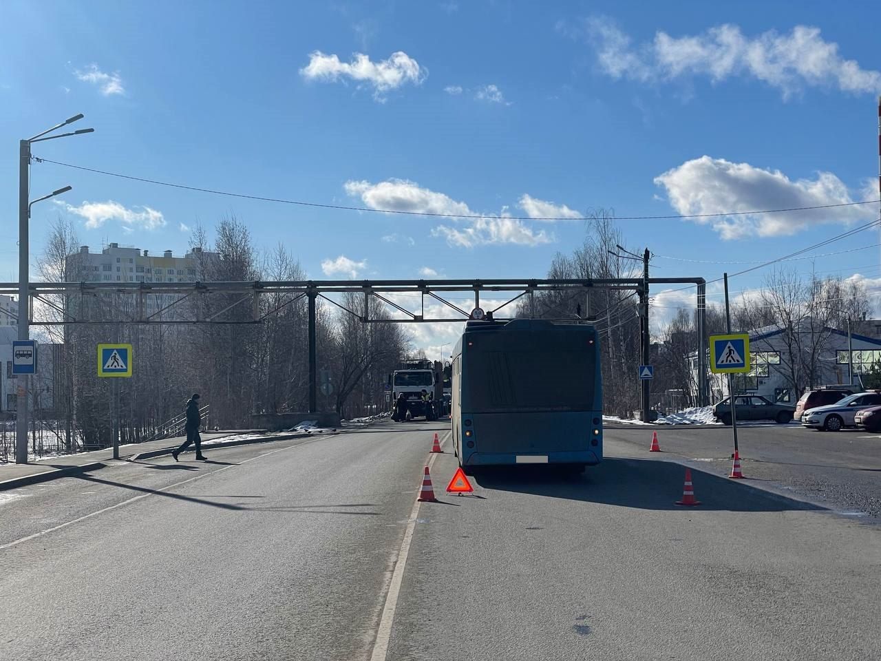 Автобус сбил 18-летнюю девушку в Кирове