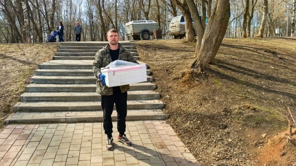 В пруд парка имени Кирова выпустили мальков толстолобика