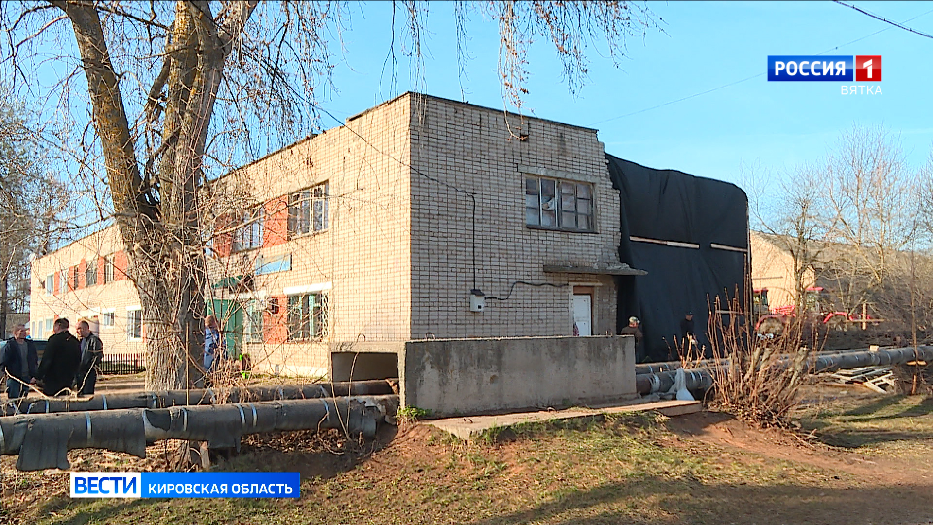 В селе Полом Кирово-Чепецкого района произошло обрушение фасада общежития