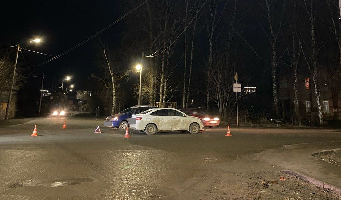 8-летняя девочка пострадала в аварии в Кирове