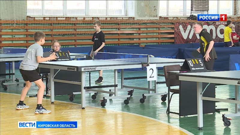 Сильнейшие теннисисты регионов ПФО встретились в Кирове на турнире «Вятский край»