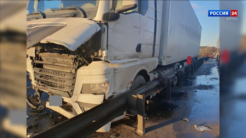 На кировских дорогах за выходные погибли два человека