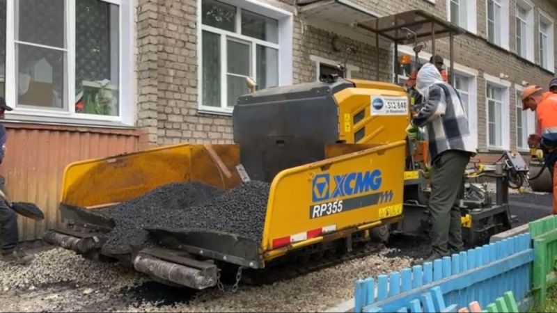 В Кирове ремонтируют подъездные пути и подходы к учреждениям образования