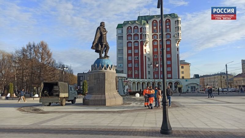 В Кирове впервые пройдет торжественная церемония возложения цветов к памятнику Александру Невскому