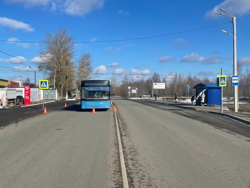 В ГИБДД рассказали подробности наезда автобуса на девушку в Коминтерне