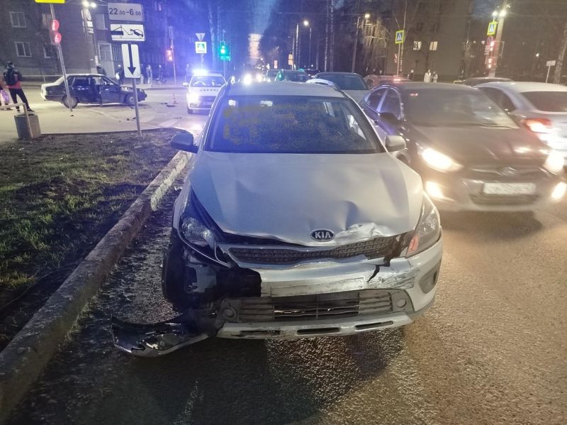 В Кирове в ДТП пострадала 17-летняя девушка