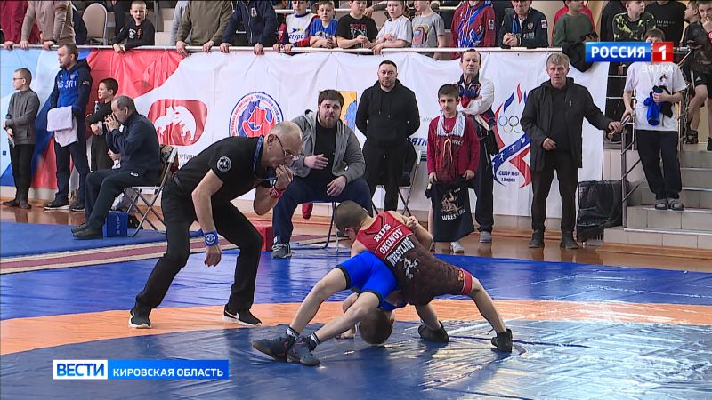В Кирове прошёл всероссийский турнир по греко-римской борьбе памяти Владимира Пушкарева