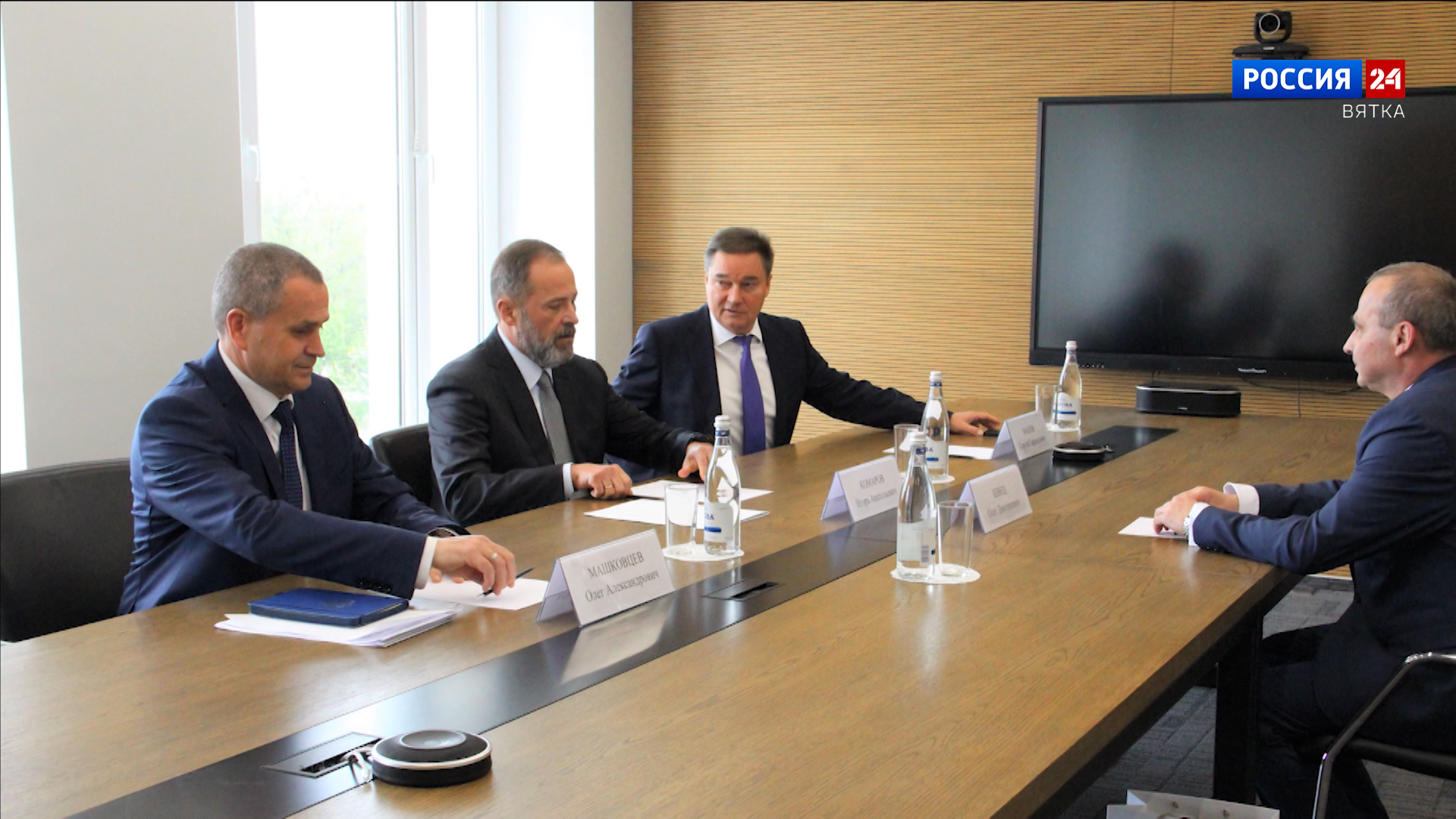 Полпред президента России в ПФО провел рабочую встречу с Генеральным консулом Республики Беларусь