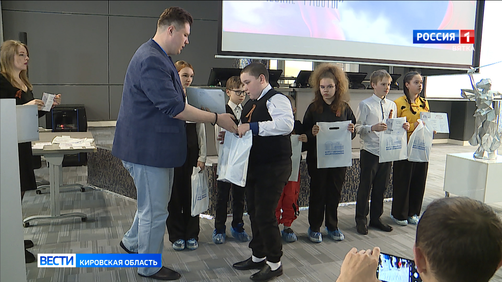 В Космическом центре подвели итоги конкурса «Самолёты Победы. Воздушные бои»