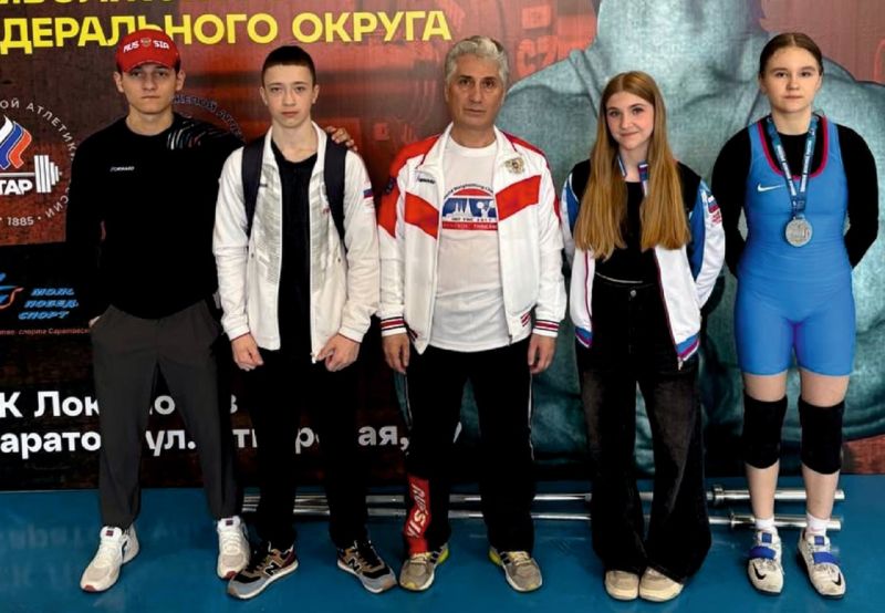 5 медалей на Первенстве ПФО взяли кировские тяжелоатлеты