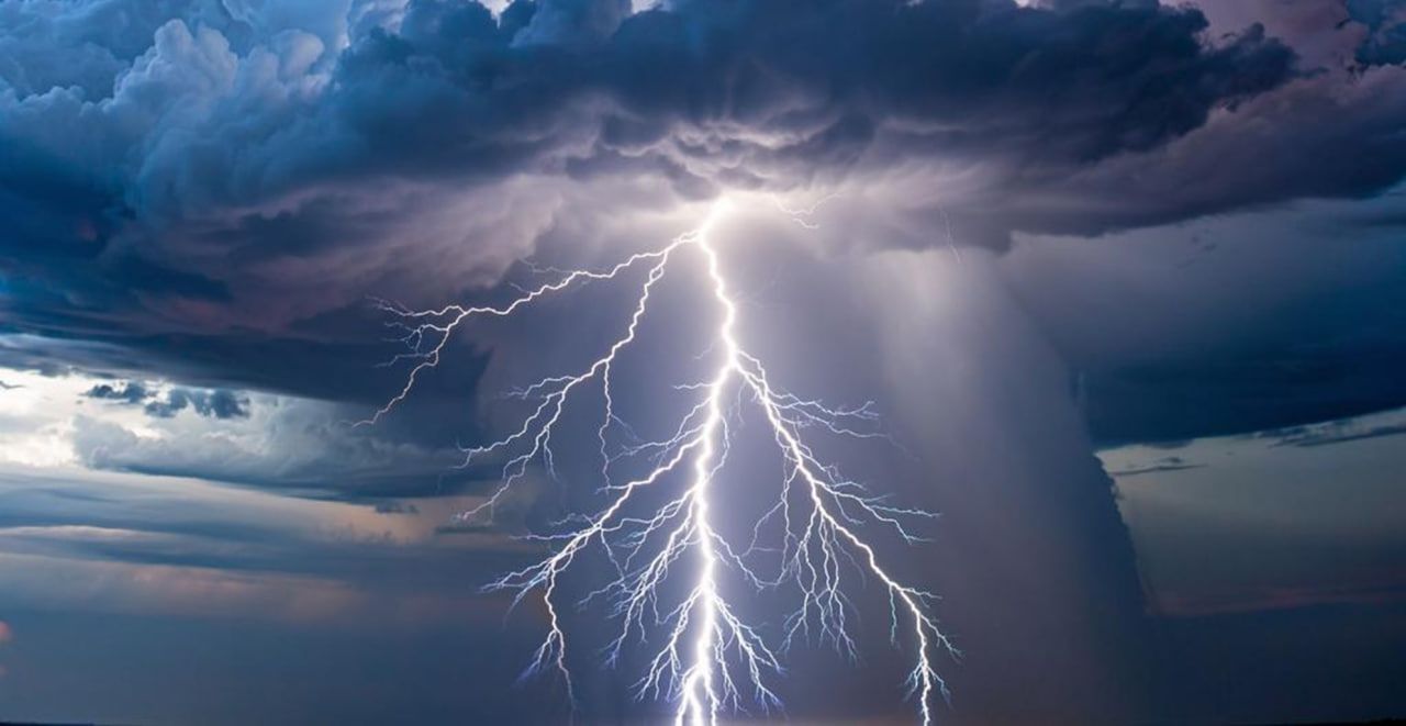 В Белохолуницком районе женщина пострадала от молнии