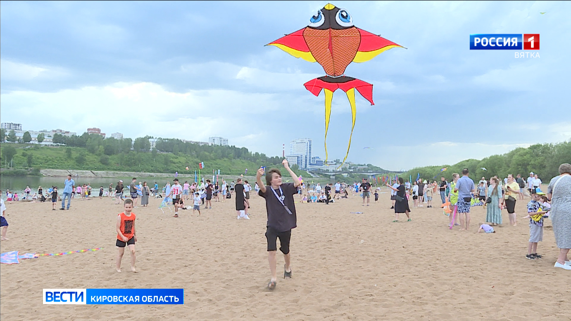 На городском пляже у Титаника прошёл фестиваль воздушных змеев