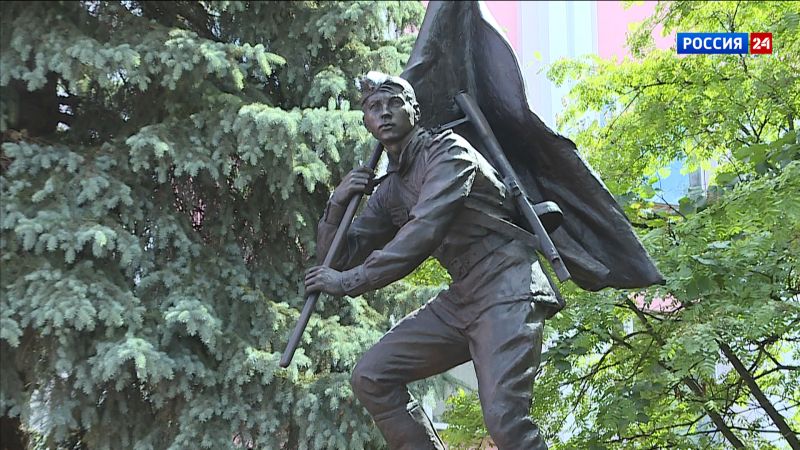 В Слободском открыли памятник Григорию Булатову