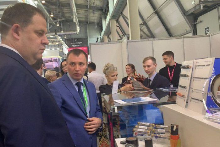 Кировскую продукцию оценил замминистра промышленности и торговли России